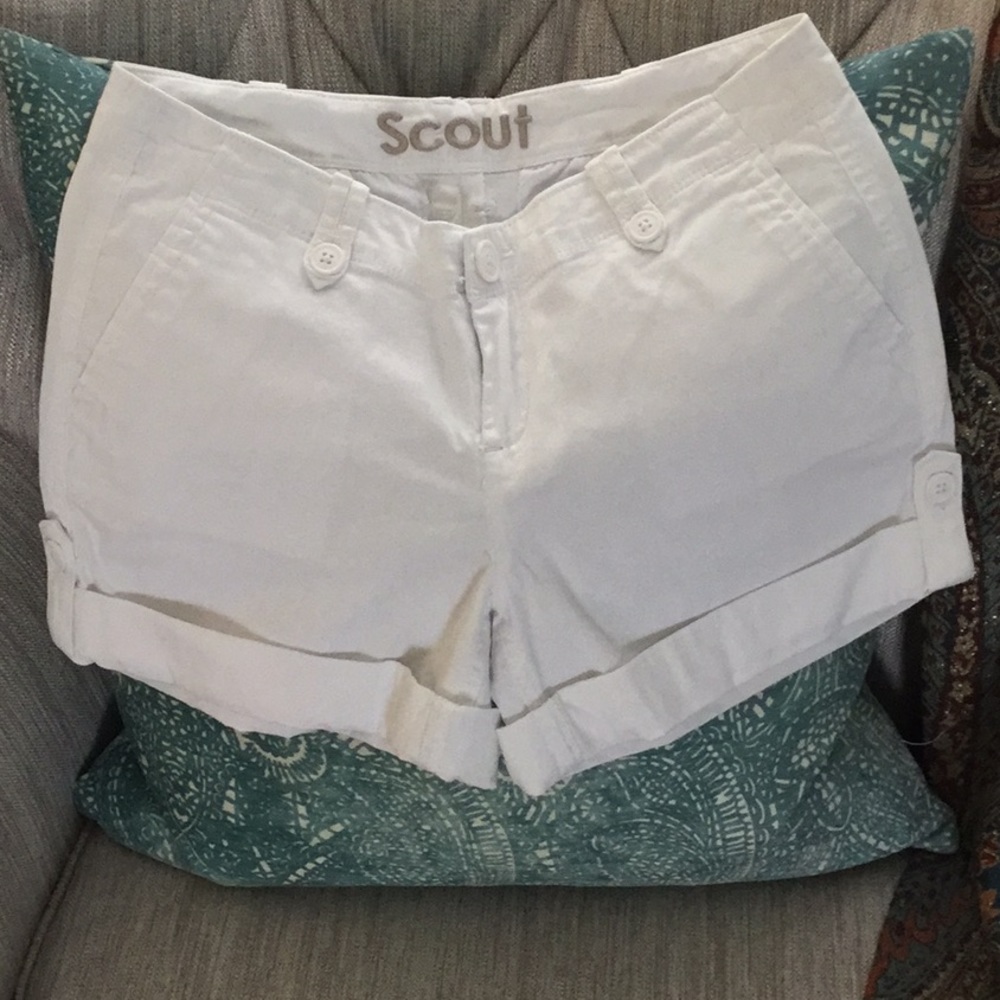 dELiA’s girl’s white shorts